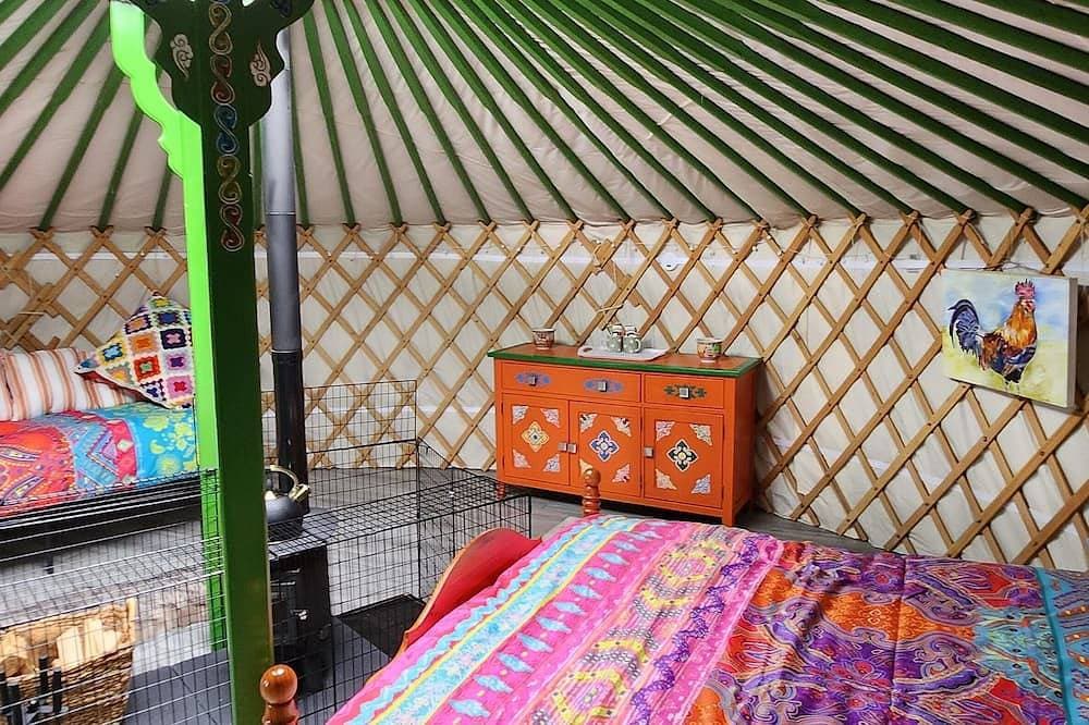 Foto 5 von 22: Cozy Yurt in the heart of Tyrone countryside.