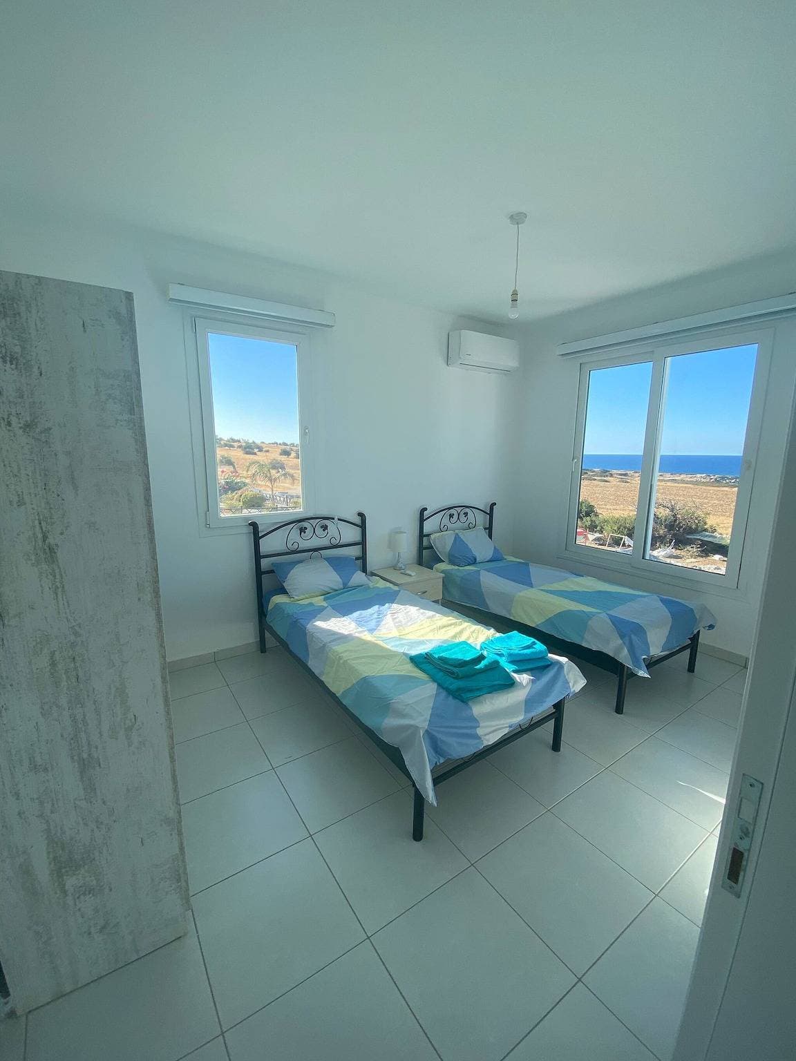 Foto 4 von 16: Atemberaubende Villa mit 3 Schlafzimmern und Meerblick in Bahceli, Zypern
