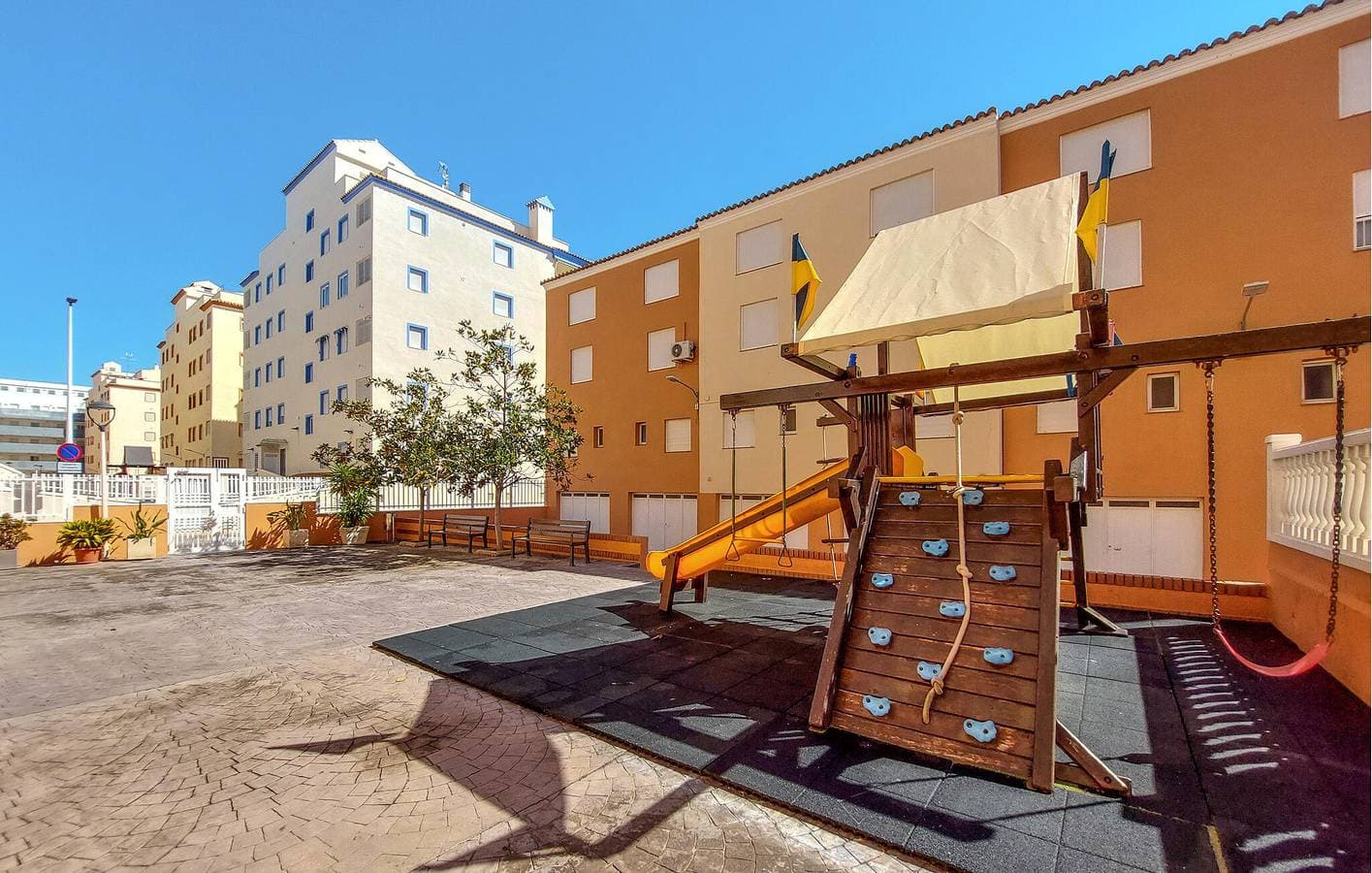 Foto 11 von 22: Modernes Strandapartment mit Pool & Parkplatz - 300m zur Playa Masbó