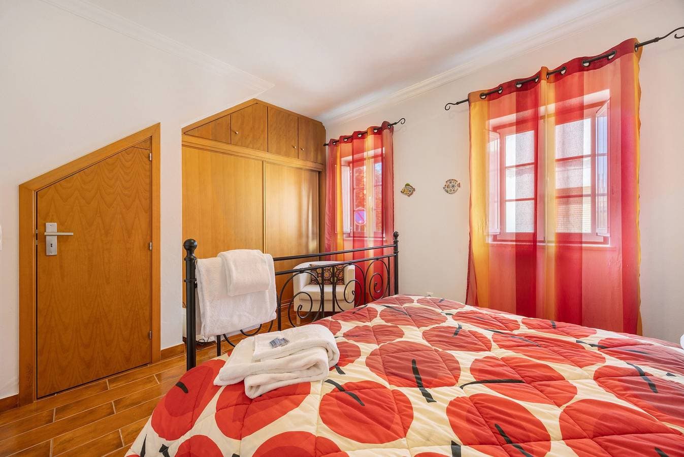 Foto 12 von 30: Ferienhaus 'Burgau - A Casa Dos Avós' mit Meerblick, Balkon und WLAN