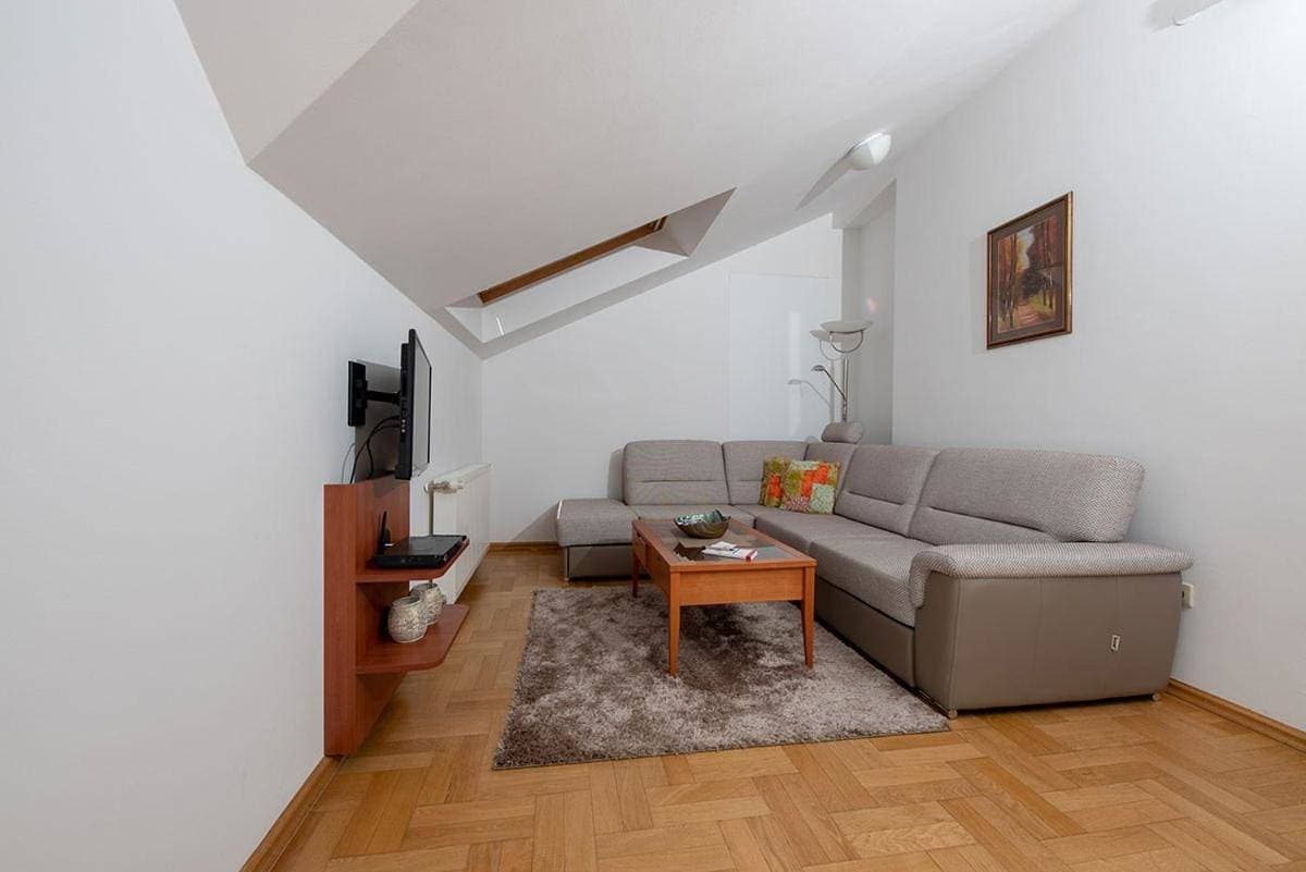 Apartmani Špoljar 1