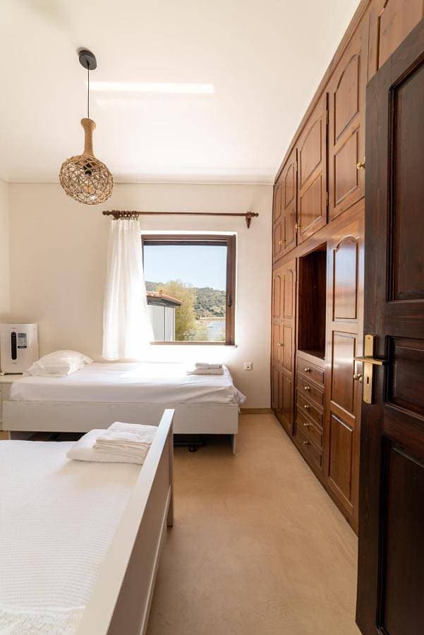 Foto 2 von 5: Kazarte Aegina Holiday Studios
