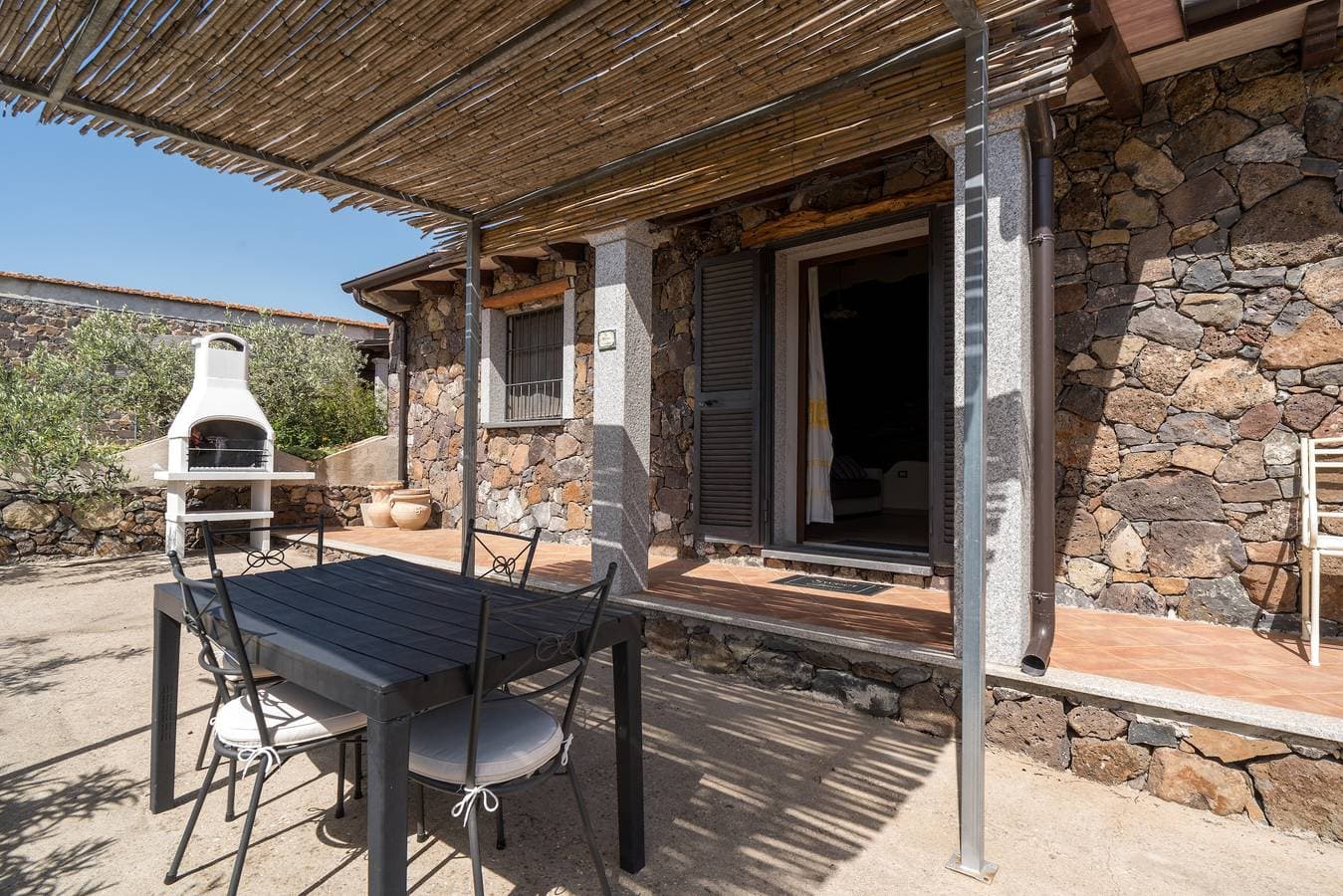 Foto 3 von 23: Ferienhaus 'Casa Luna' mit Seeblick, WLAN und Klimaanlage