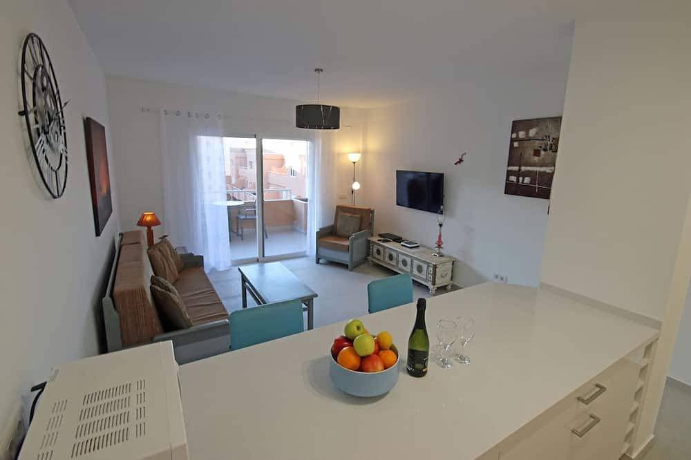 Foto 5 von 14: Apartment am Strand mit Parkplatz, Pool, kostenlosem WLAN, Meerblick, sonniger Balkon