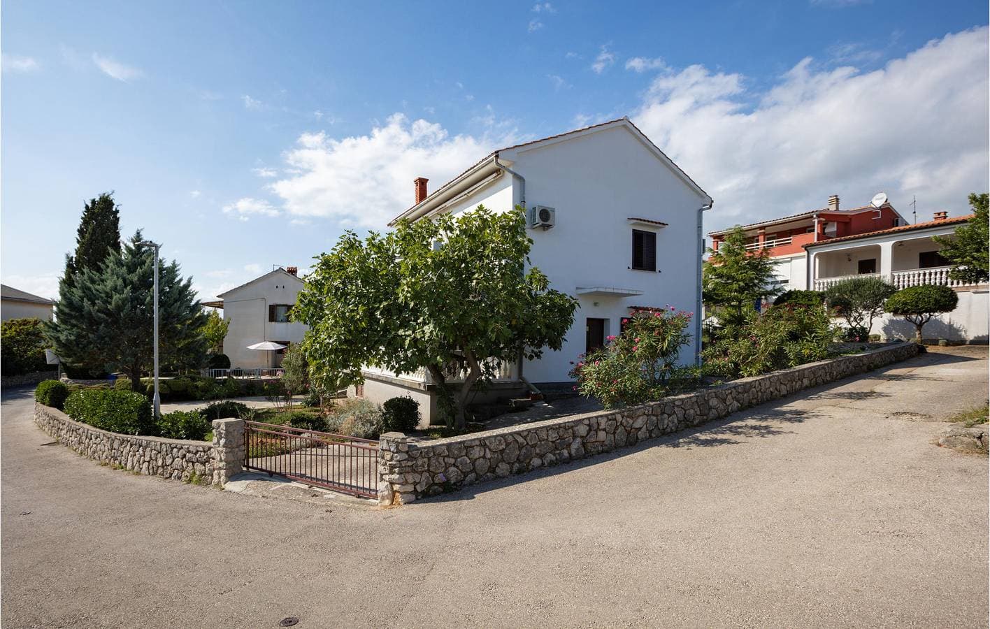 Foto 3 von 23: Gemütliche Ferienwohnung mit Terrasse, WLAN und 1,5 km zum Strand