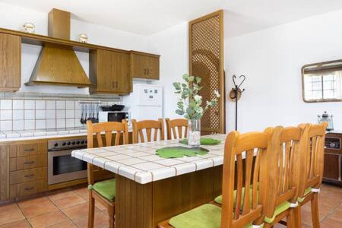 Foto 11 von 40: Ferienwohnung für 6 Personen mit Terrasse