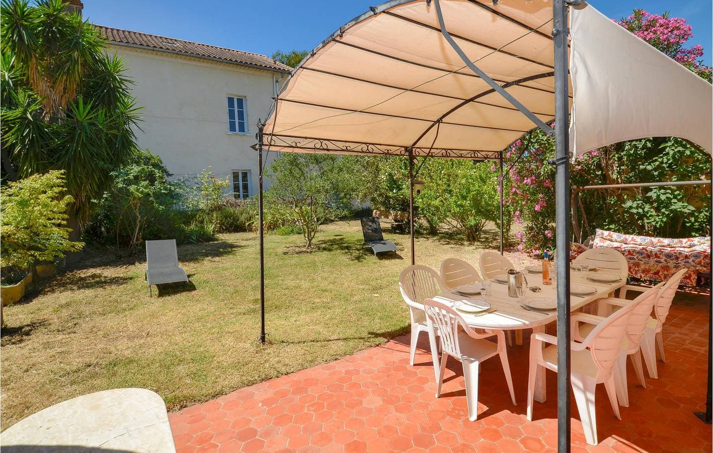 Foto 10 von 31: Appartement am Pool mit Parkplatz & WiFi