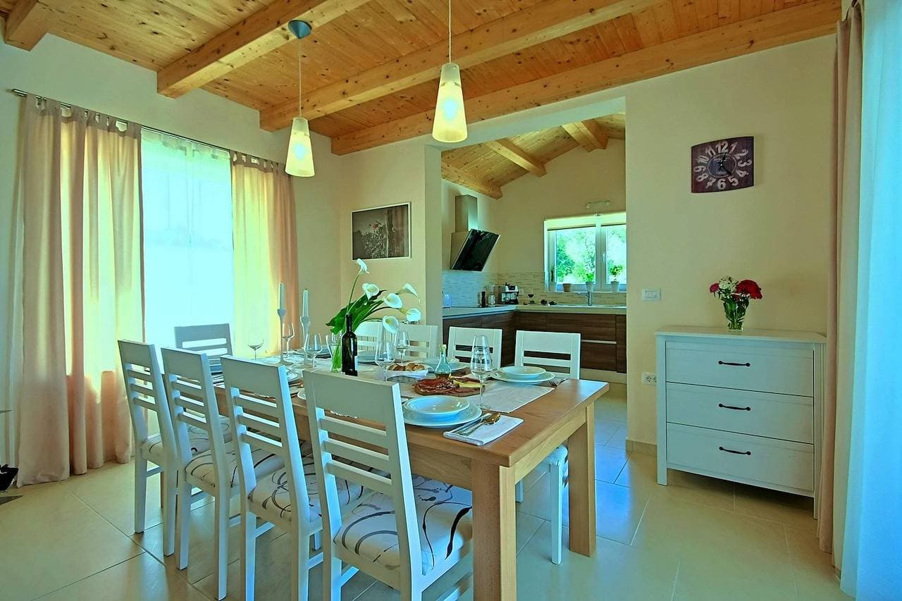 Foto 10 von 40: Privatem Pool, Sauna, Whirlpool, Spa-Bereich, Billardtisch, Tischtennis.
