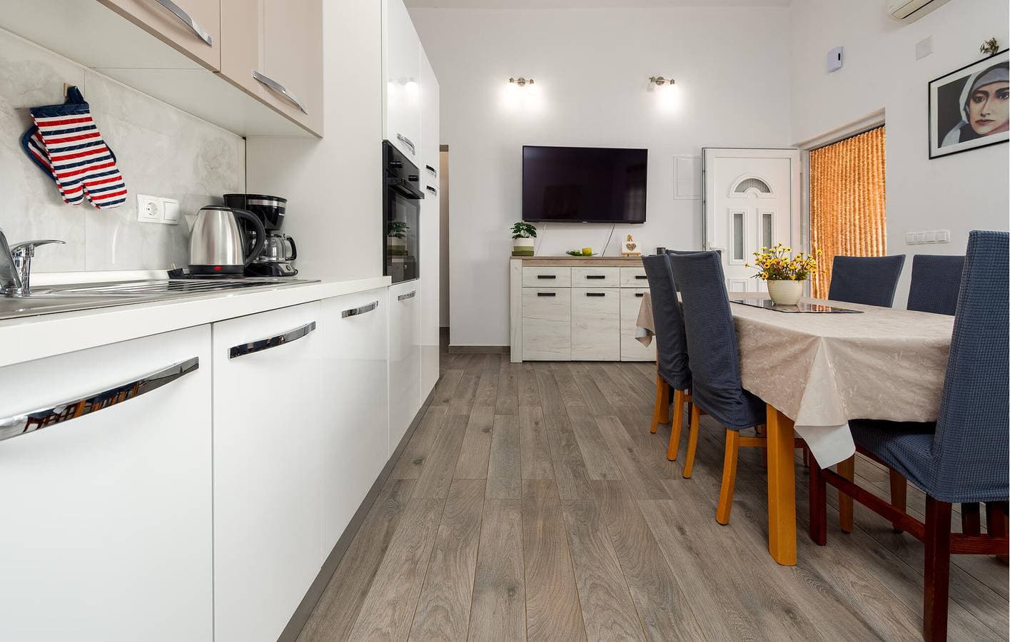 Foto 13 von 29: Gemütliche 1-Zimmer-Wohnung mit Terrasse, WLAN und Parkplatz in der Nähe von Novigradsko Mehr