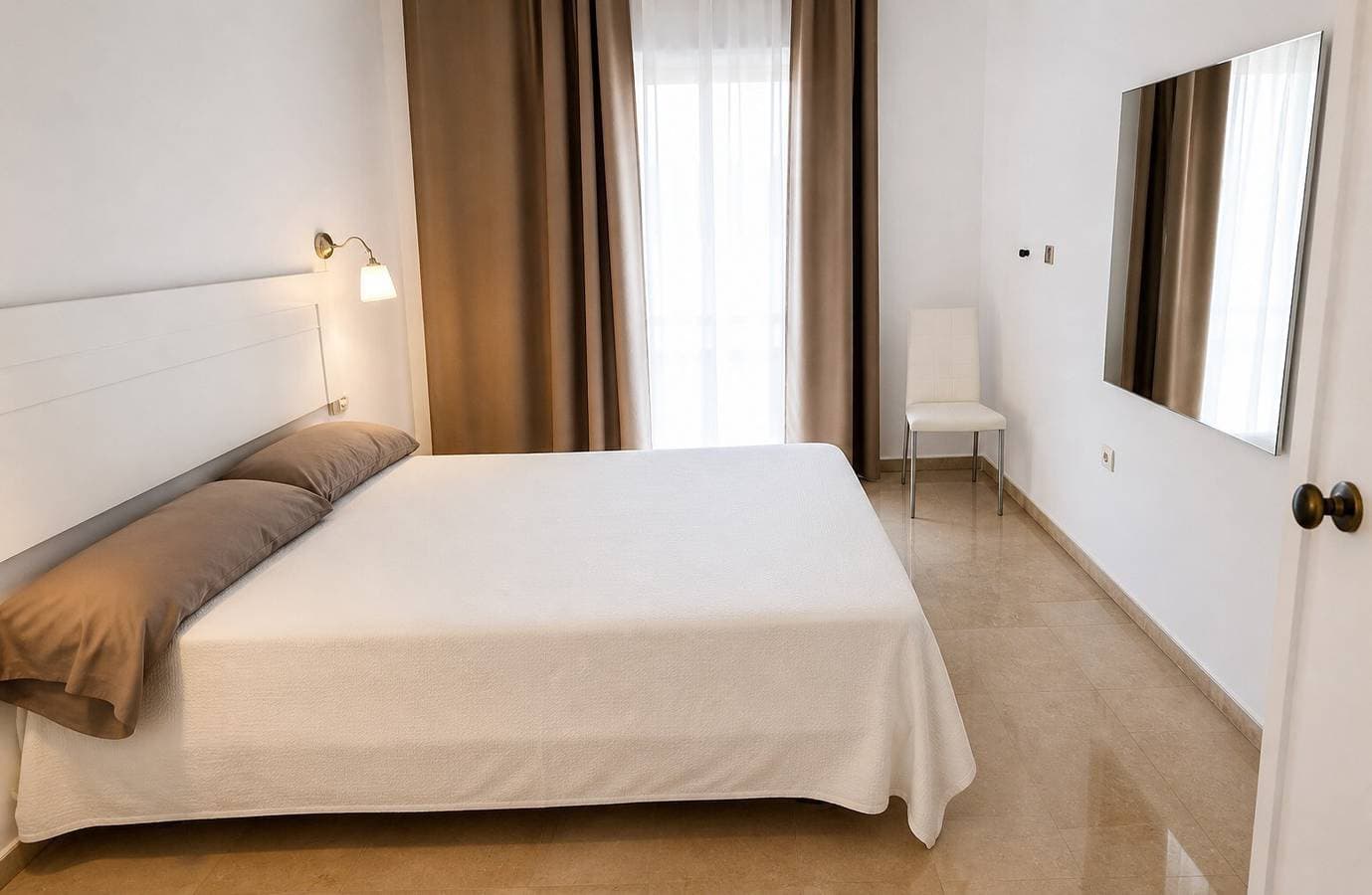 Foto 12 von 23: Palm Beach Apartment mit Pool, Parkplatz und Meerblick in Fuengirola