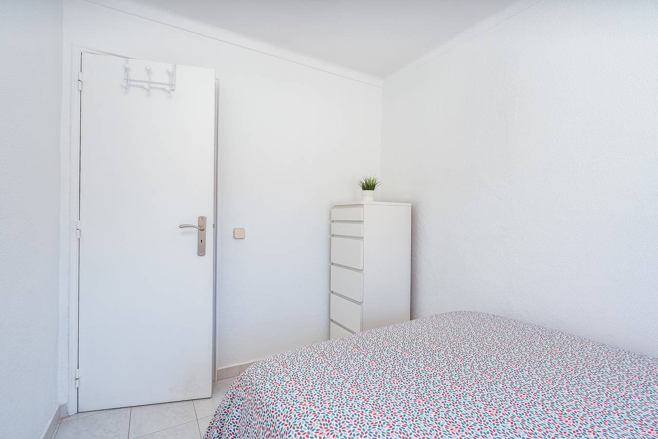 Foto 10 von 28: Apartment 'Isabel' mit Garten an den Klippen, nur 150 m vom Strand entfernt