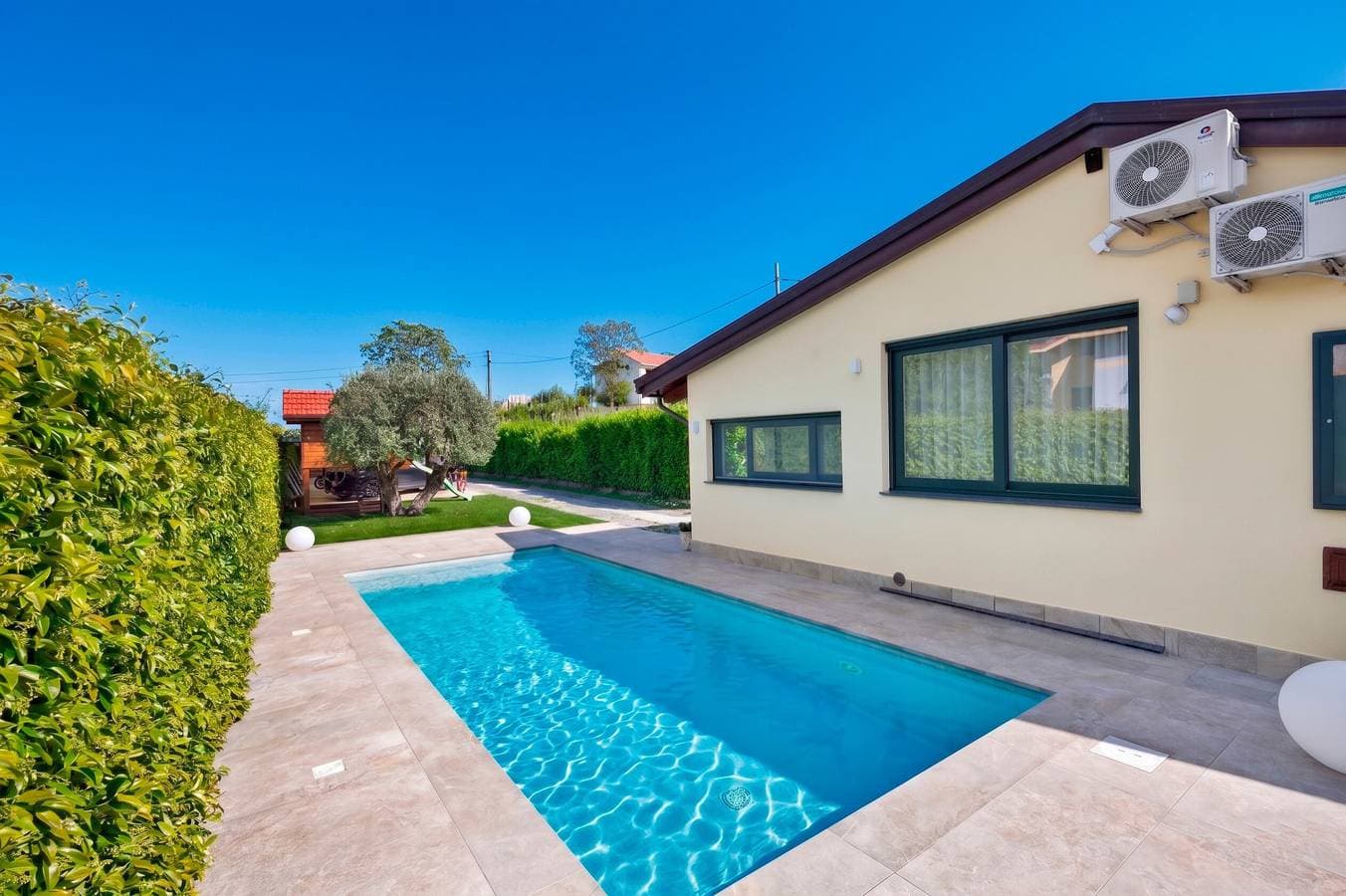 Foto 2 von 35: Villa Degli Dei mit Gemeinschaftspool, Bergblick, WLAN und Klimaanlage