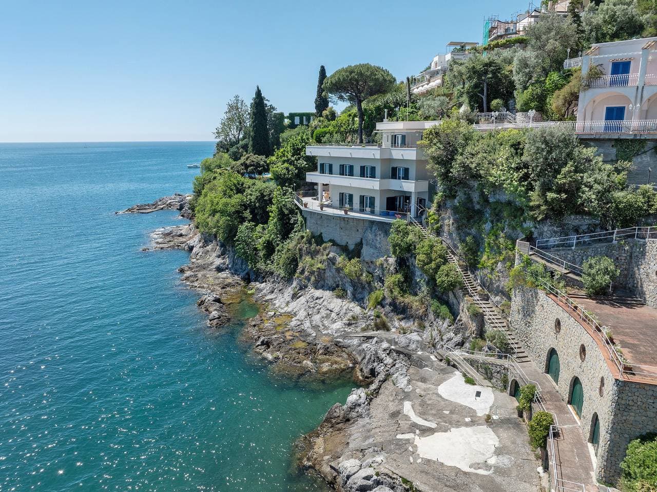 Foto 2 von 40: Villa 'Luxury A Strapiombo Sul Mare' mit Meerblick, Wi-Fi und Klimaanlage