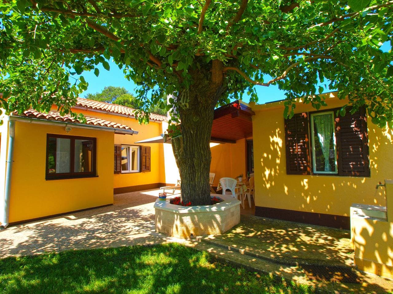 Foto 4 von 32: Ferienhaus für 5 Personen mit Terrasse