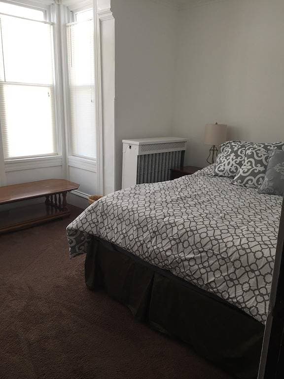 Foto 2 von 16: Große Wohnung im Herzen von Marquette W / Cable & WiFi!  Haustierfreundlich!