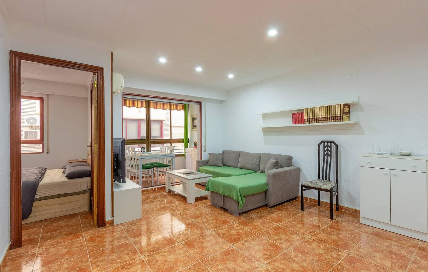 Gemütliches Apartment mit Terrasse, AC und Parkplatz in der Nähe von Calas del Este 1