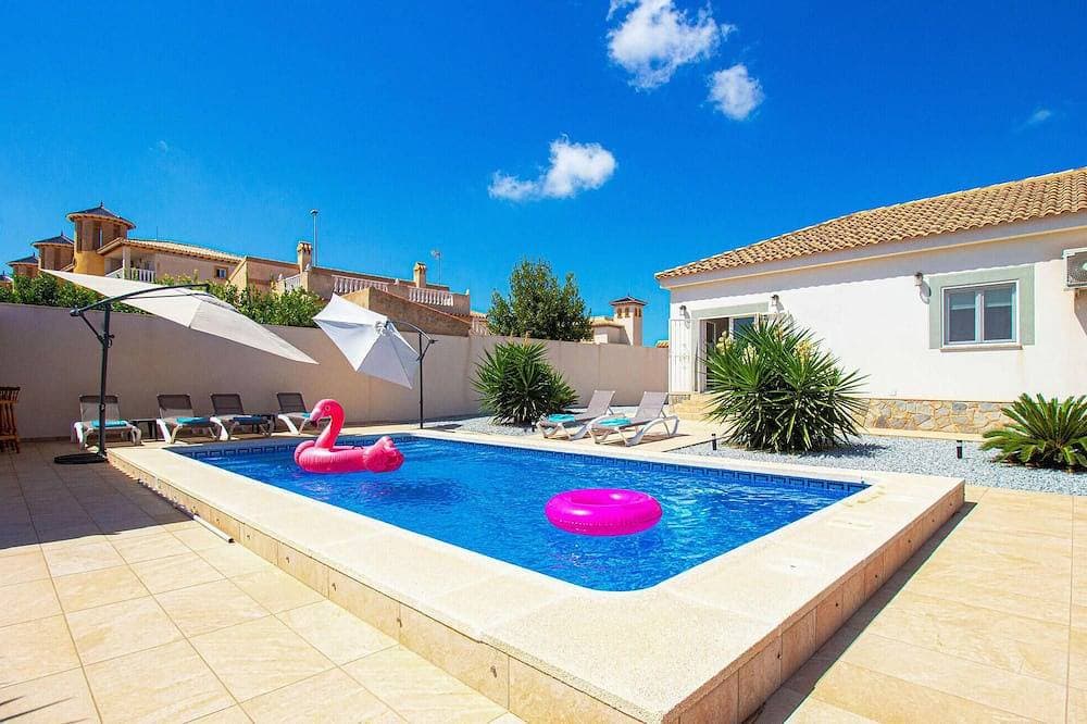 Cozy home in Orihuela 1