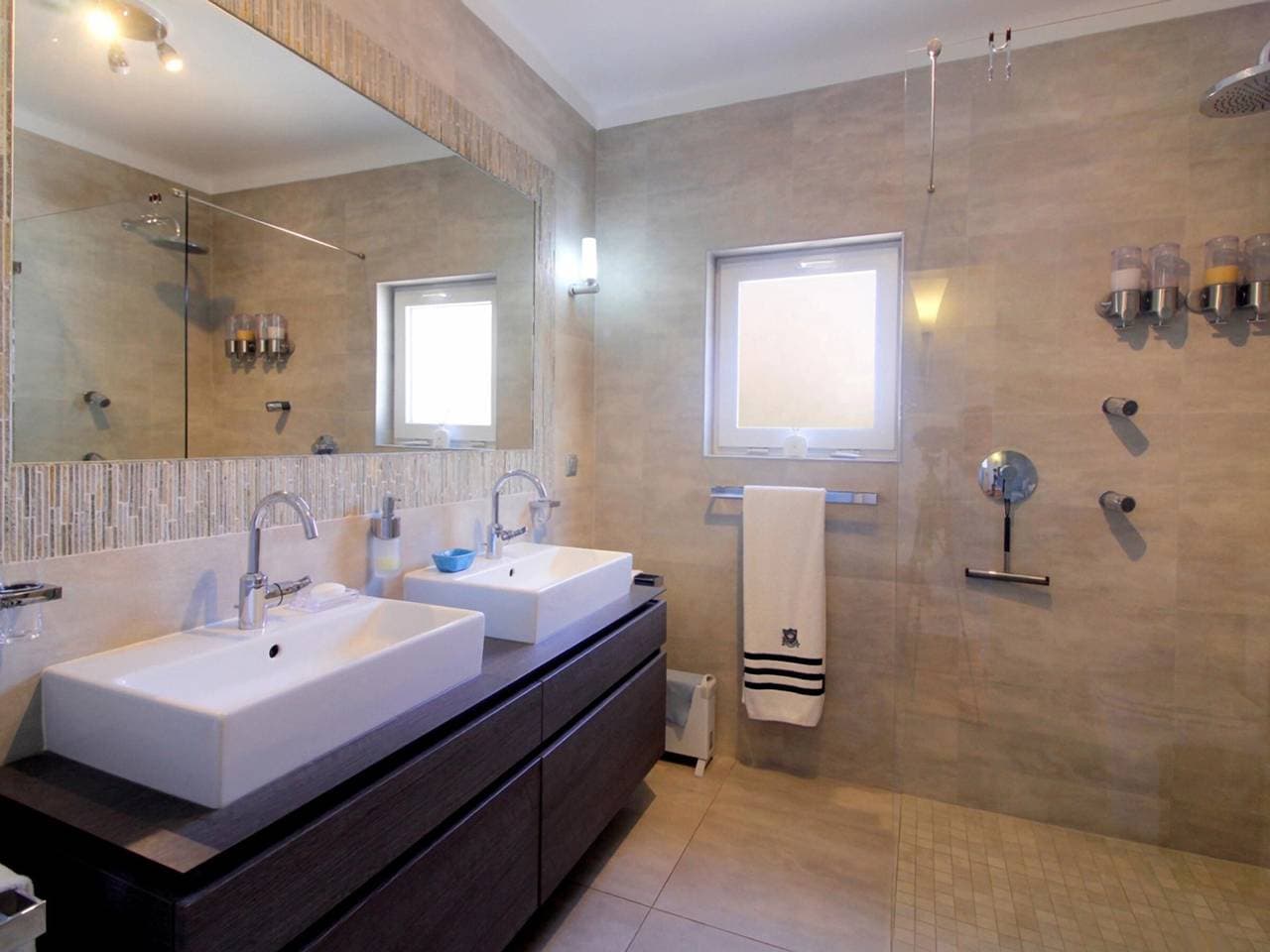 Foto 7 von 16: Schicke Villa mit privatem Pool und Klima - 4 Pers.