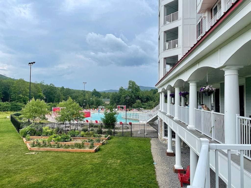 Foto 6 von 50: Neu modernes Studio im River Walk Resort mit Bergblick vom Balkon