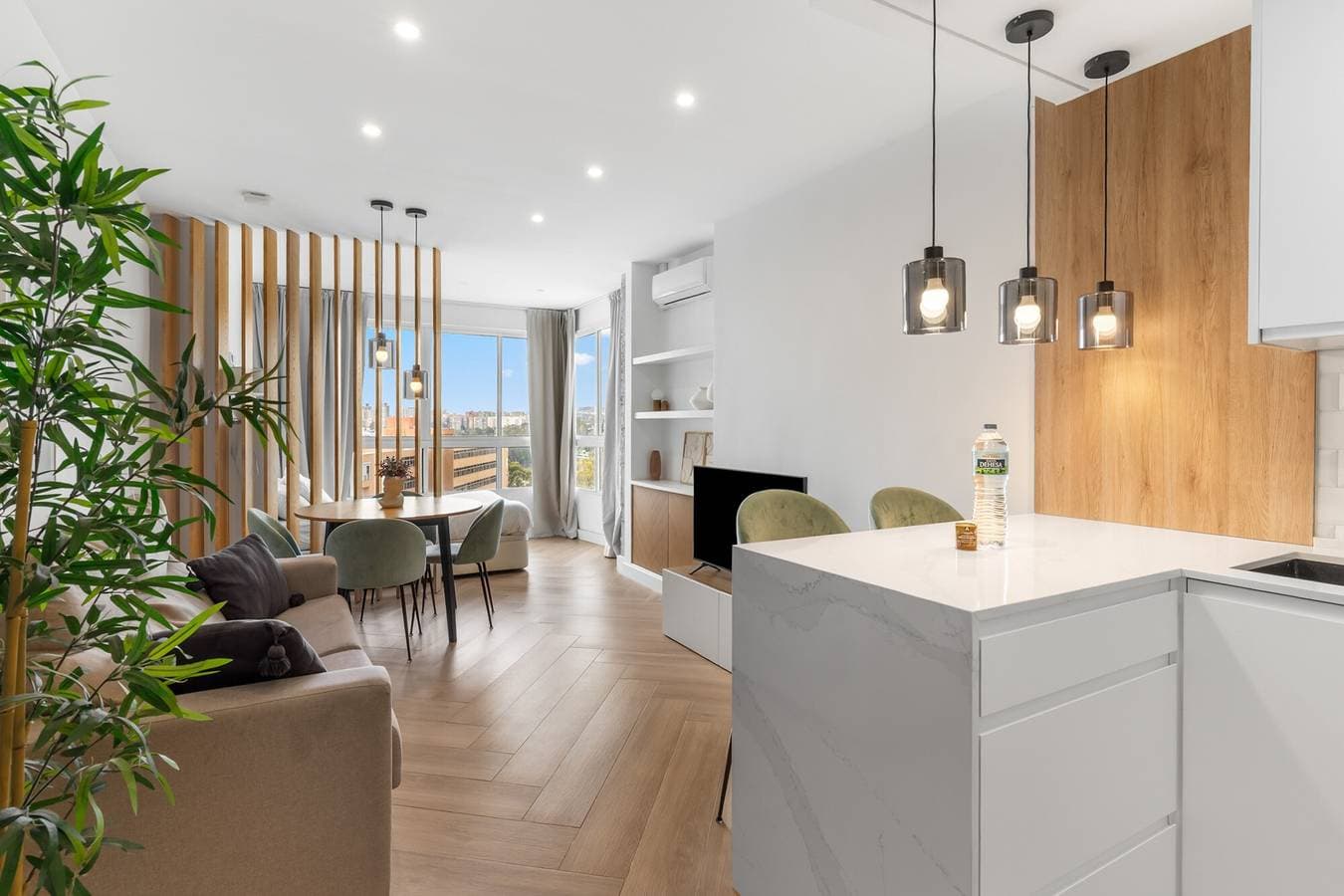 Foto 3 von 21: Apartment 'Sky Costa Del Sol' mit Gemeinschaftspool, WLAN und Klimaanlage