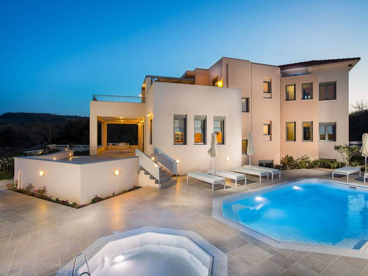 Deluxe Villa Ianthos - Whirlpool im Freien, Kinderpool 1