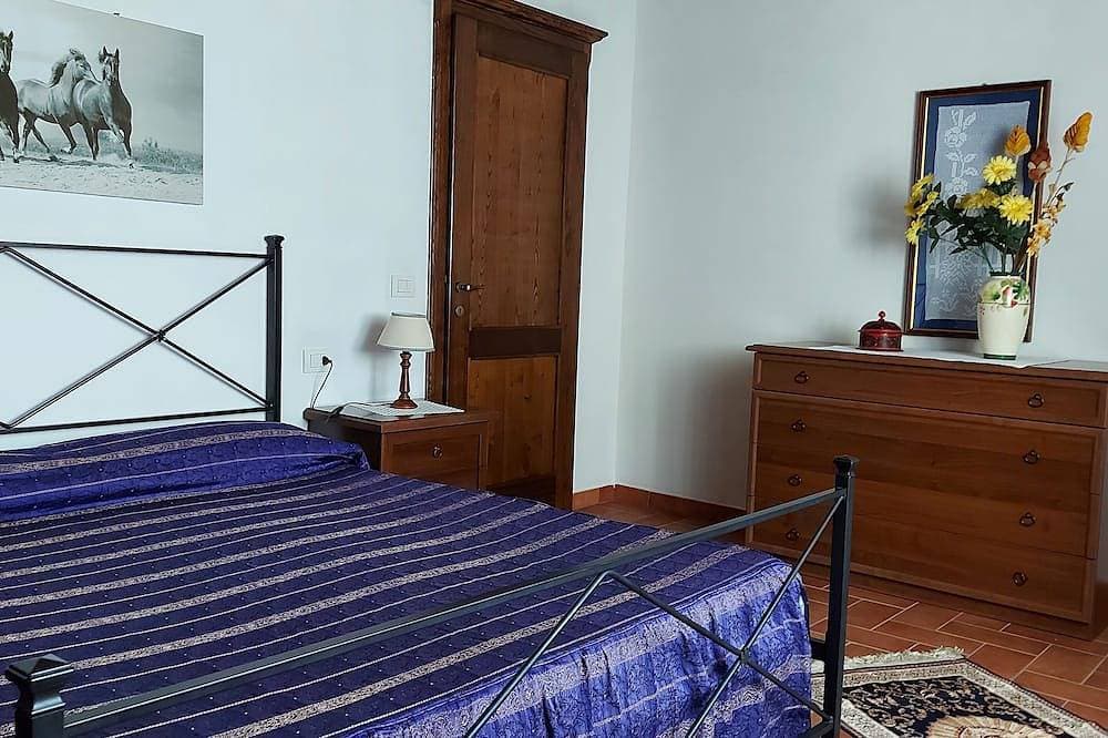 Foto 3 von 30: Tuscan villa with private pool and garden overlooking Mount Amiata