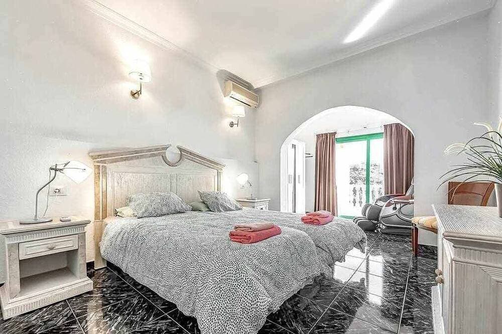 Foto 2 von 30: Villa Raquel with Private Pool and Sea view