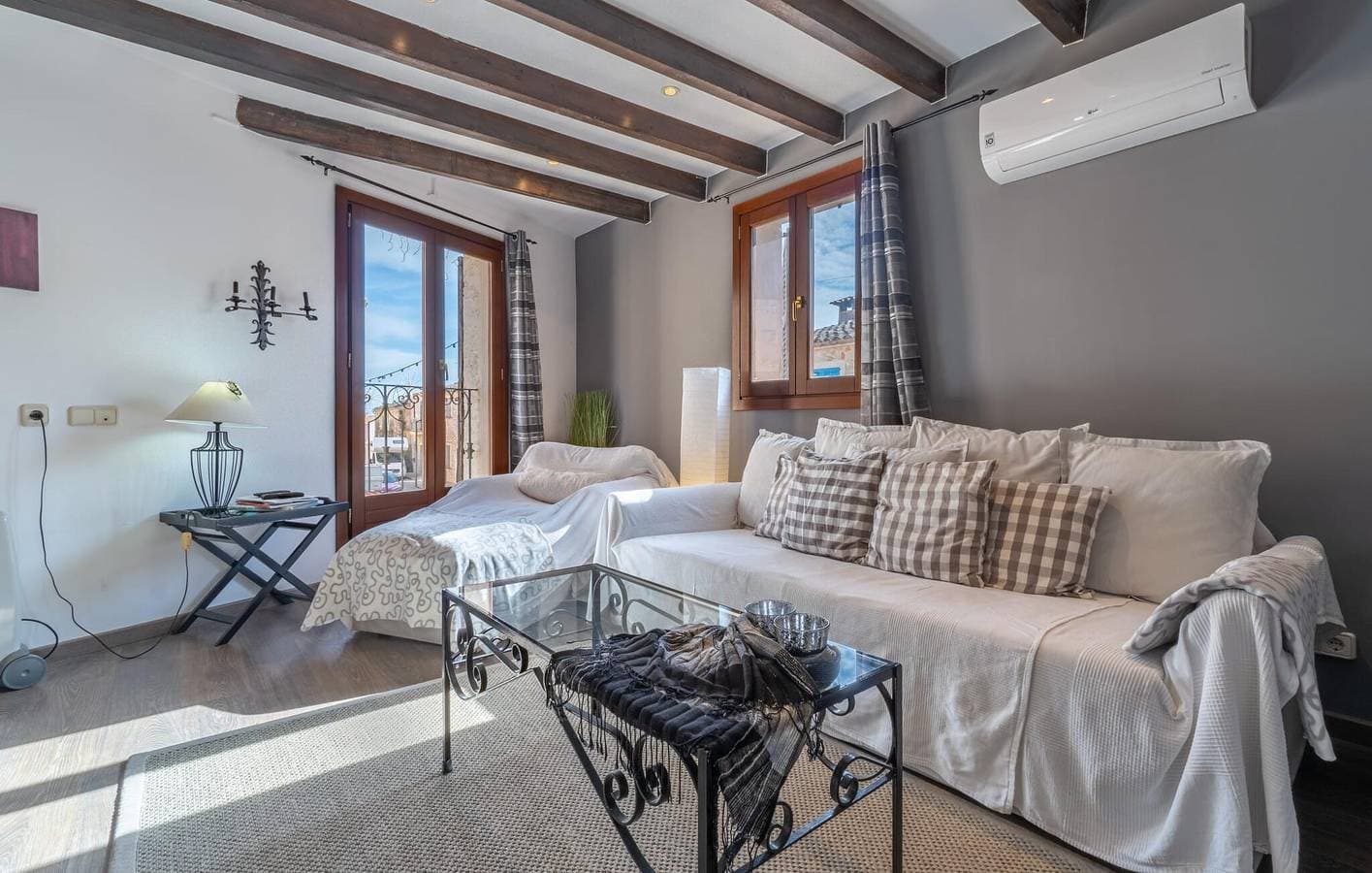 Foto 5 von 36: Gemütliches Wolkenstein-Apartment mit Klimaanlage, Küche und Internet