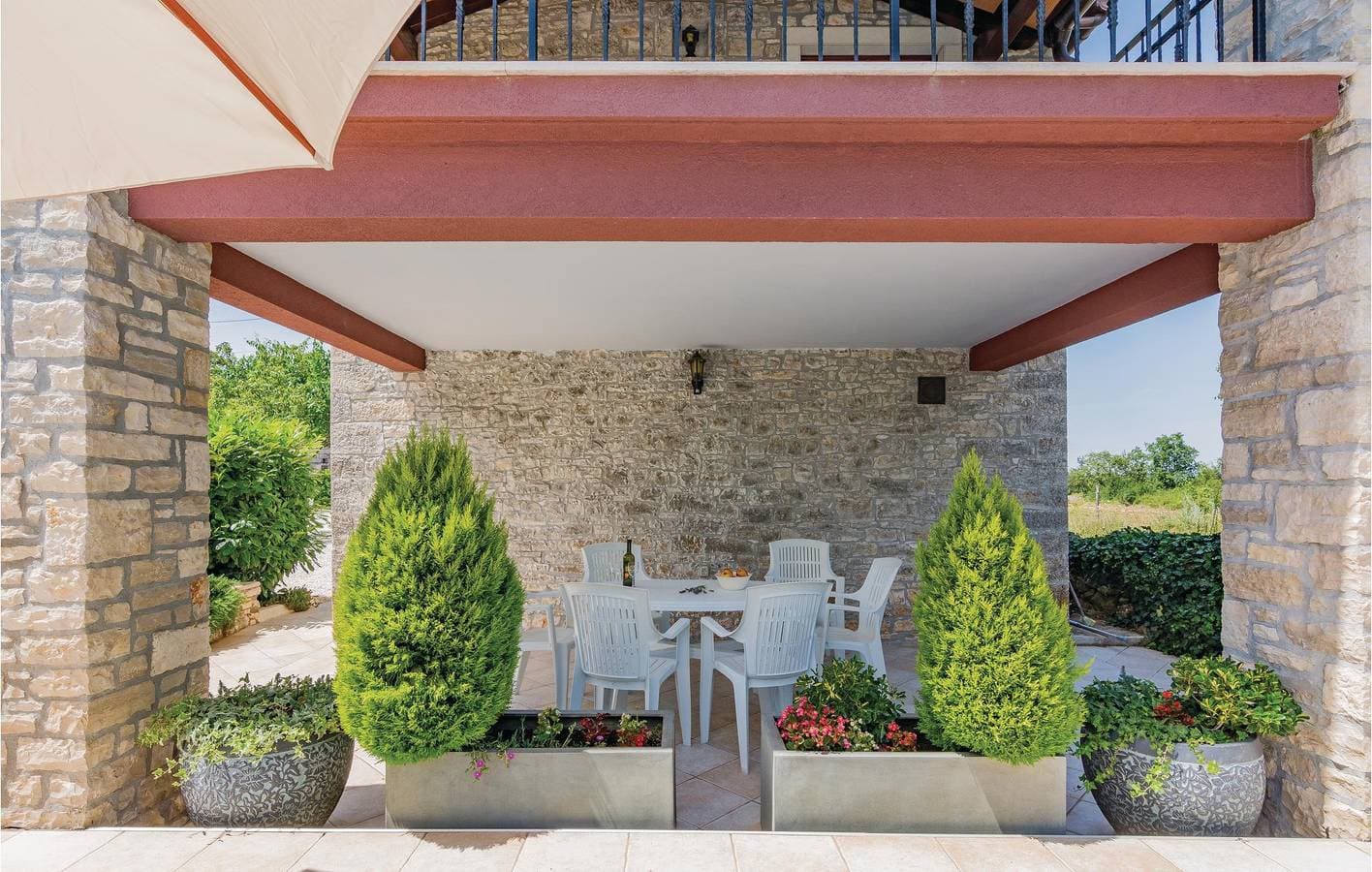 Foto 6 von 36: Reizende 2-Zimmer-Wohnung mit Pool und Terrasse in Butkovići – in der Nähe des Stadtzentrums