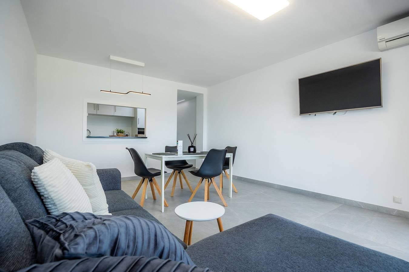 Foto 13 von 27: Ferienwohnung 'First Line Mediterranean' mit Meerblick, WLAN und Klimaanlage