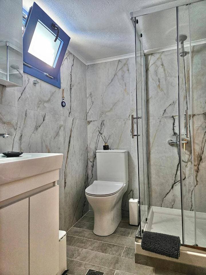 Foto 6 von 37: Two-Bedroom Apartment
