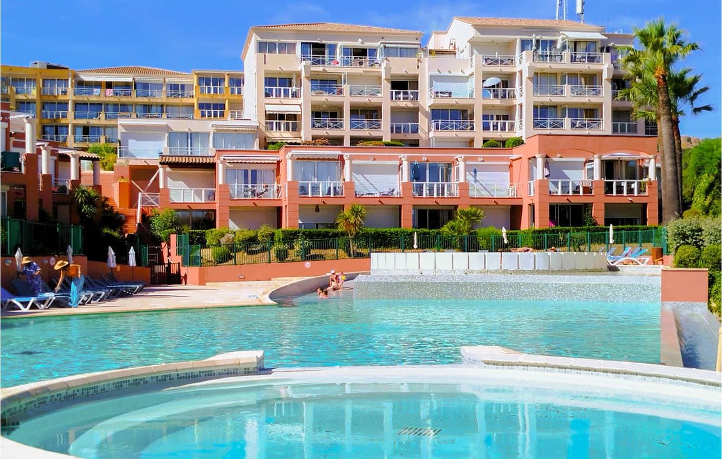 Foto 11 von 20: Ferienwohnung mit Meerblick, Pool und Terrasse, in der Nähe der Plage du Château