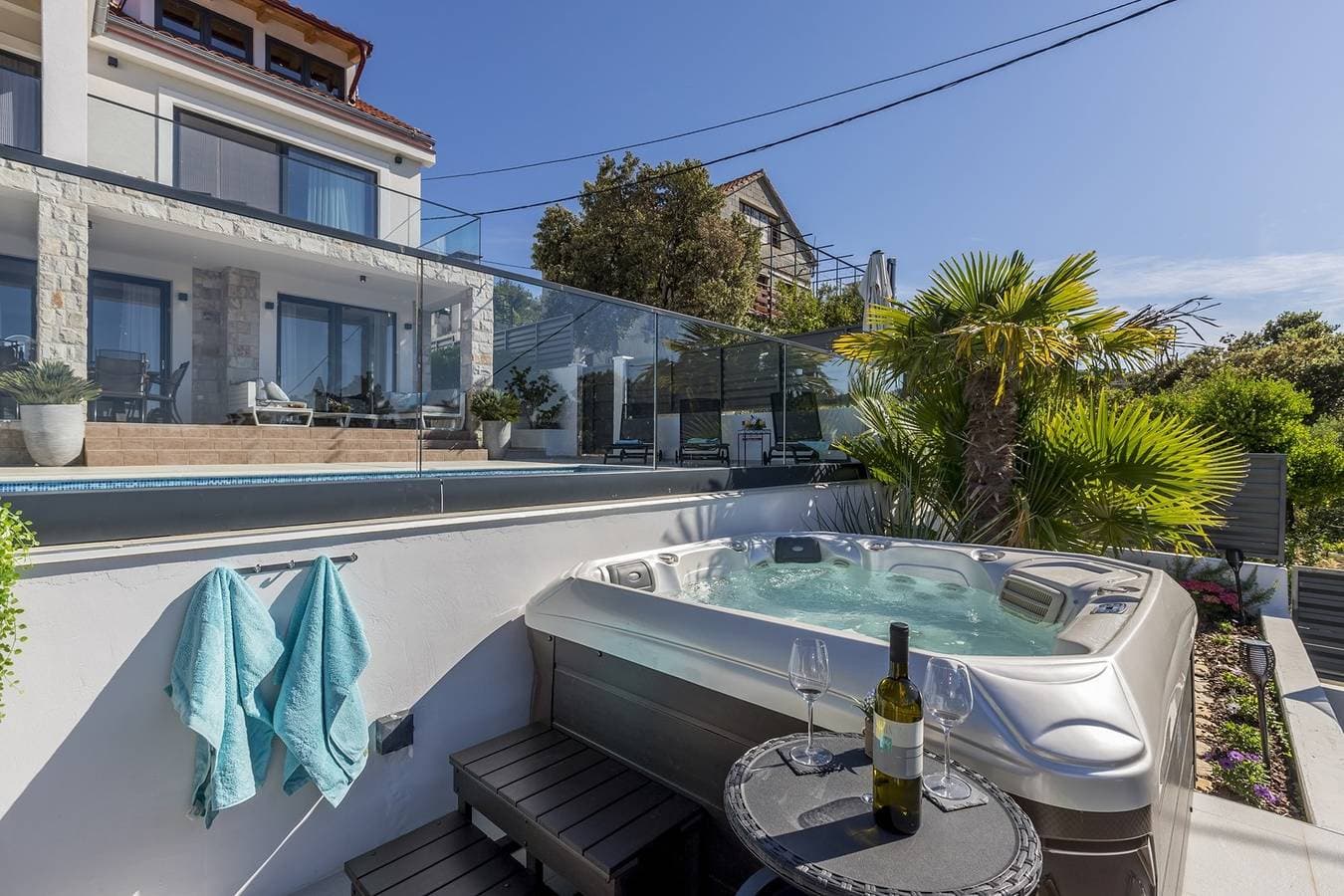 Foto 4 von 50: Villa Captain's Haus auf der Insel Solta mit beheiztem Pool, Whirlpool und Meerblick