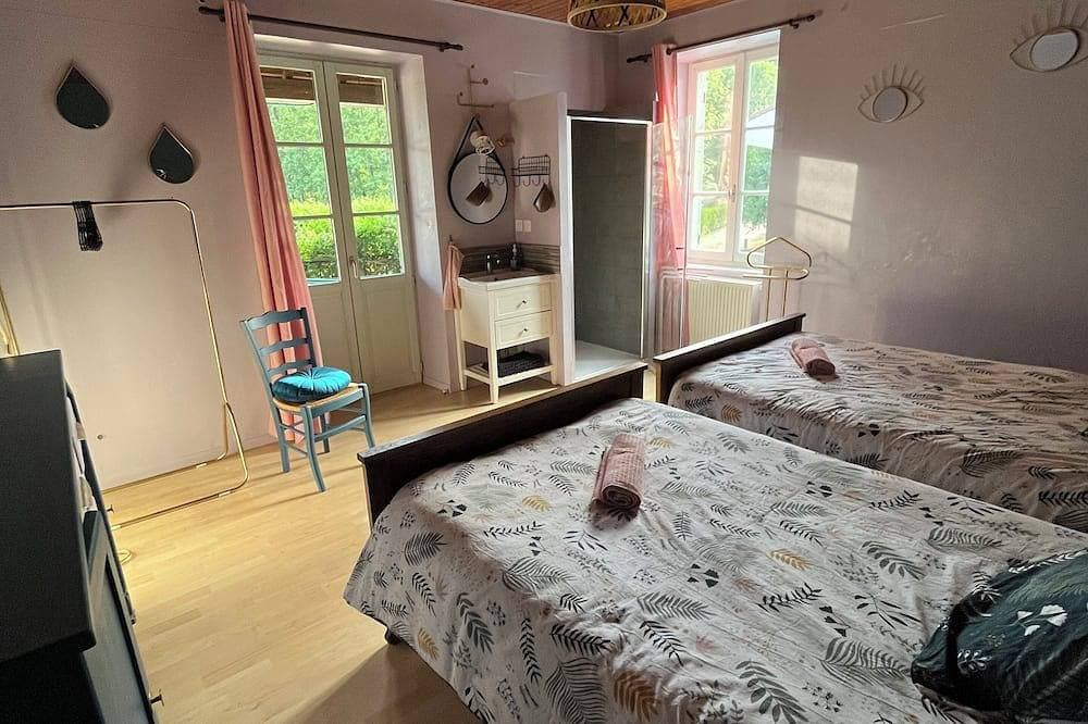 Foto 3 von 25: La Maison de Command, Gîte Pour 6 Personnes en Campagne, Avec Piscine