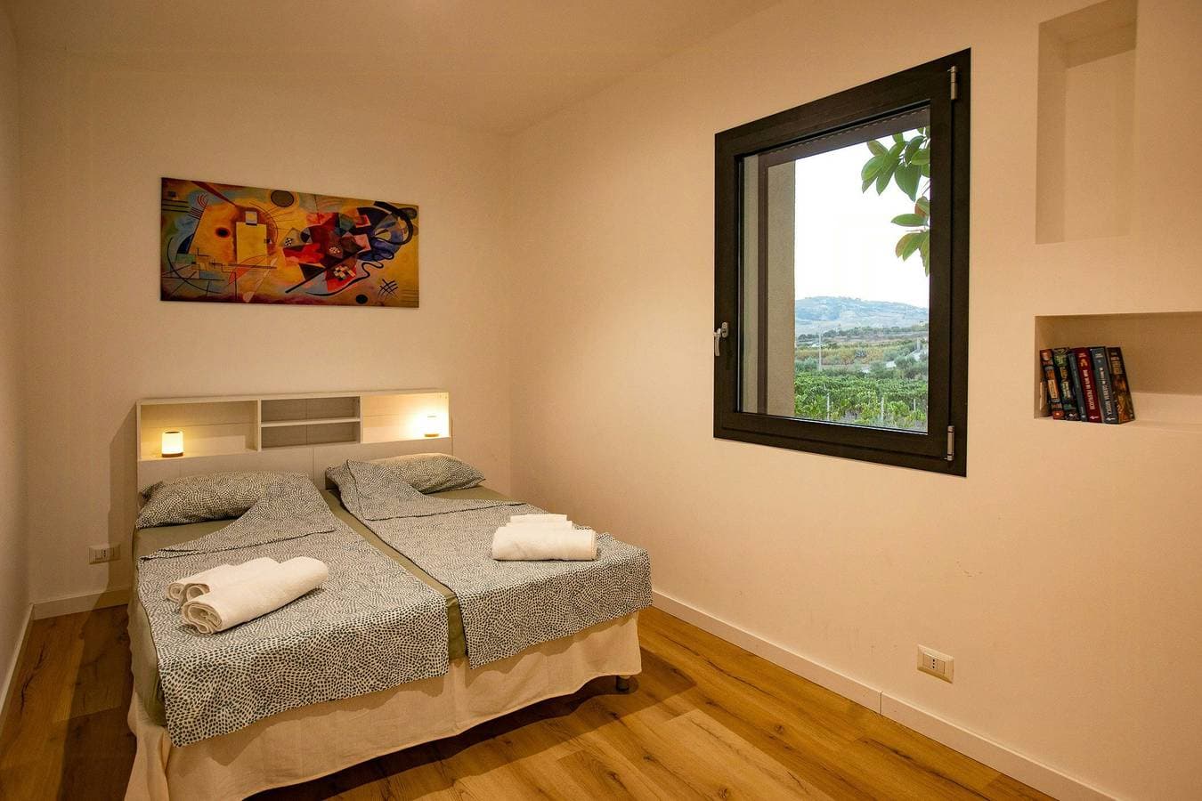 Foto 8 von 31: Minimalistische Villa mit Pool inmitten der Weinberge