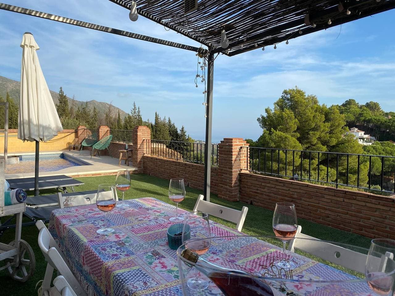 Foto 2 von 39: Villa „Mari Prestige“ mit Meerblick, WLAN und Klimaanlage