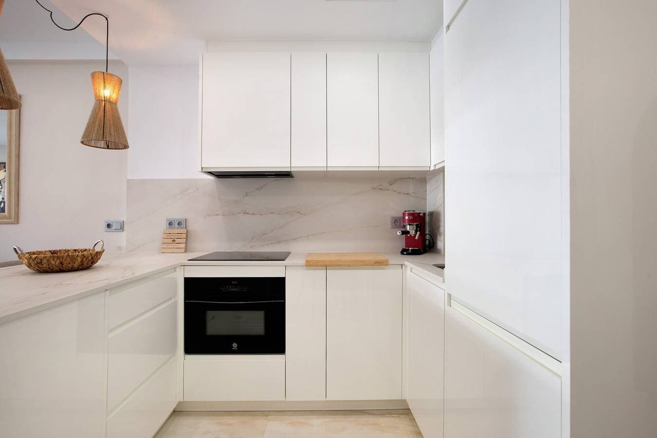 Foto 8 von 22: Studio-Apartment „Puerto Marina Luxury“ mit Meerblick & WLAN