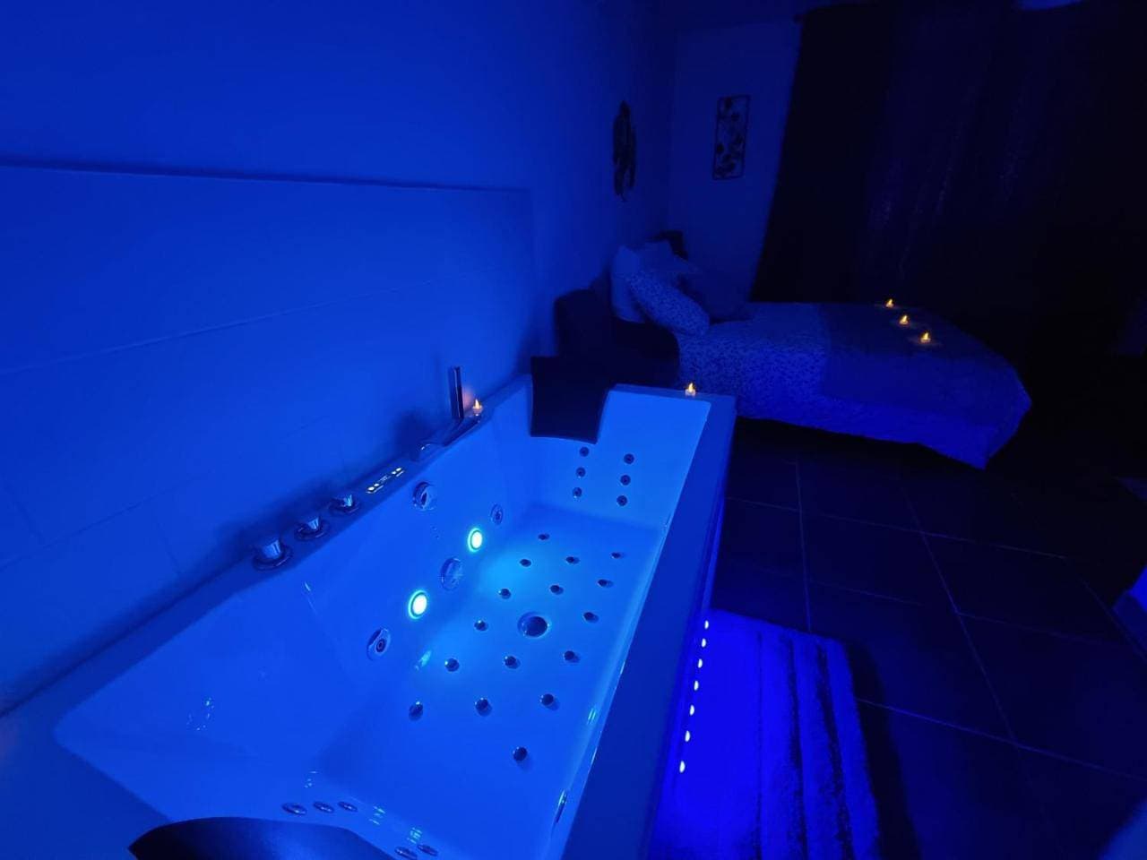 Foto 10 von 15: Double Room with Spa Bath