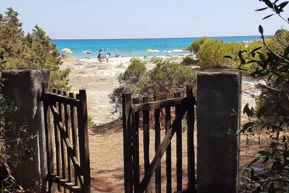 Beachfront villa, right On Sand! 1