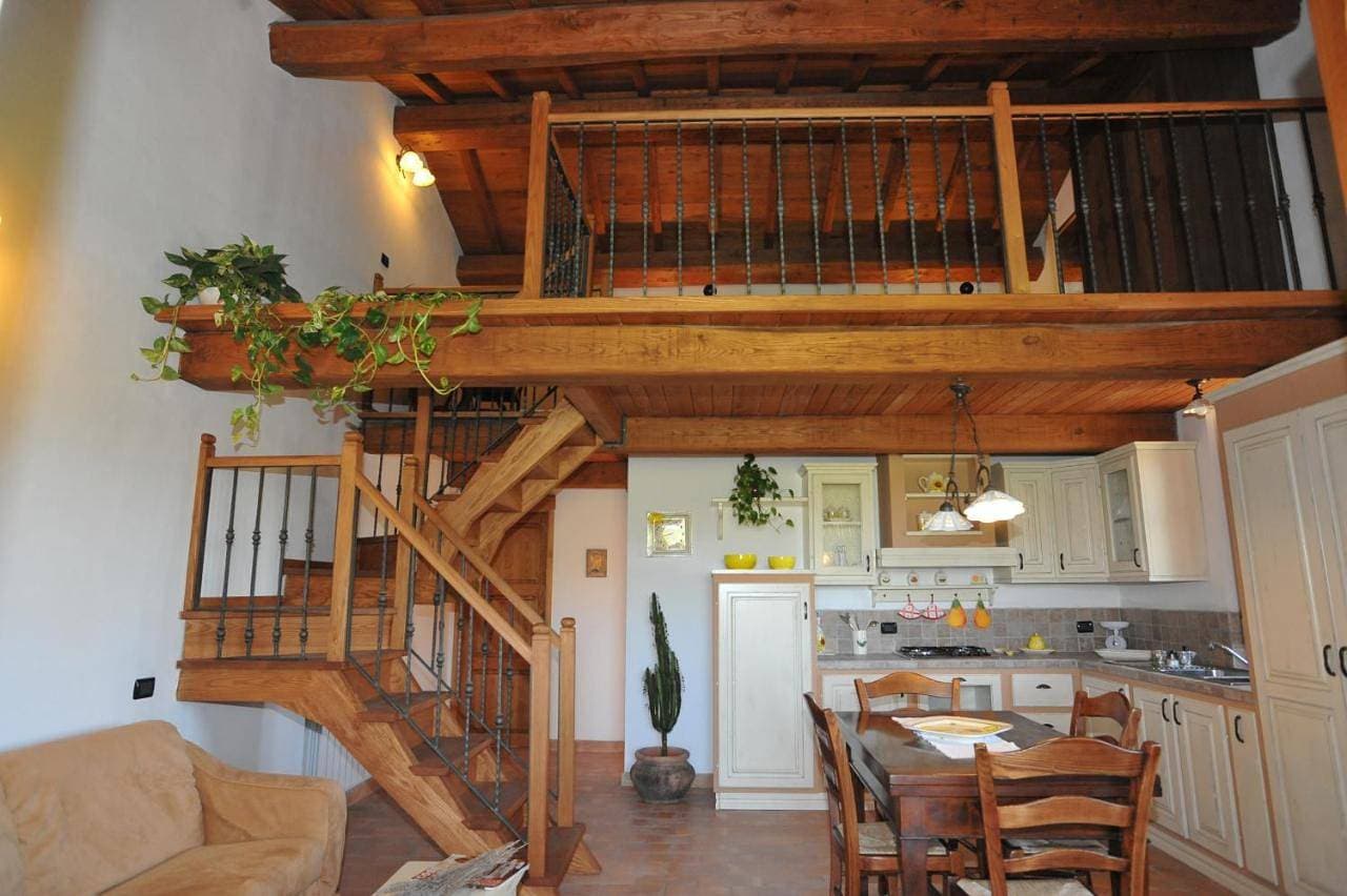Foto 6 von 14: Two-Bedroom Apartment with Balcony