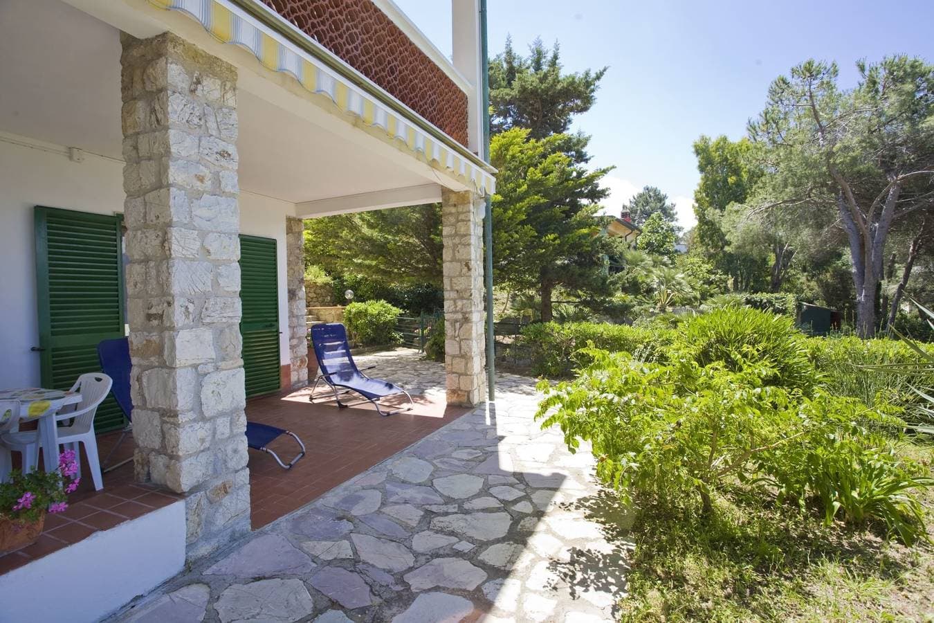 Foto 11 von 33: Ferienwohnung für 4 Personen mit Garten