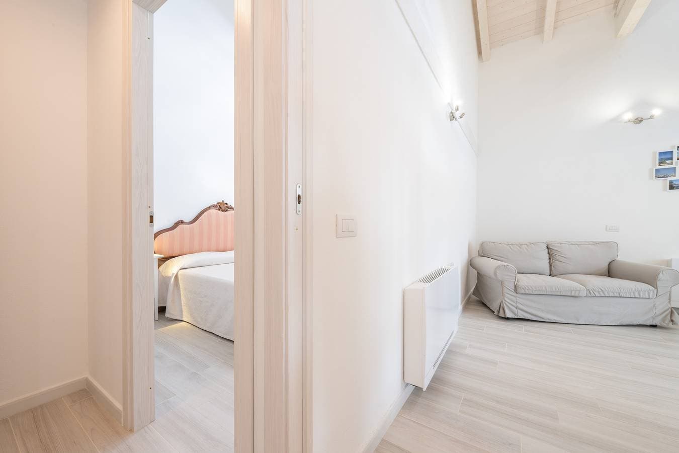 Foto 10 von 32: Ferienwohnung 'Casa Vacanze Riflessi Sul Mare' mit Balkon, Highspeed-WLAN und Klimaanlage