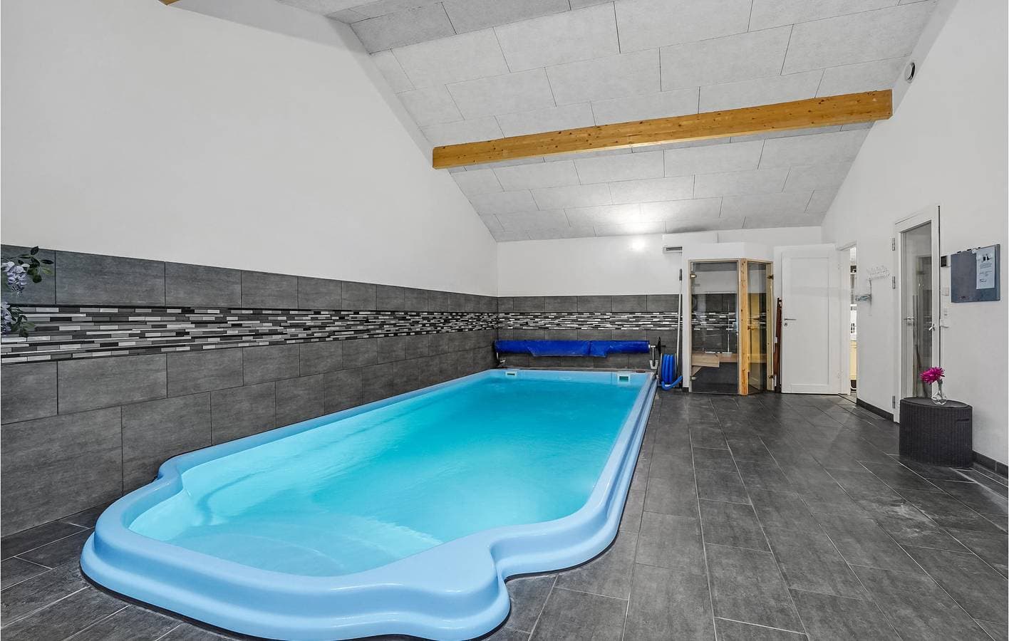 Foto 12 von 33: Ferienhaus für 8 Personen mit Pool