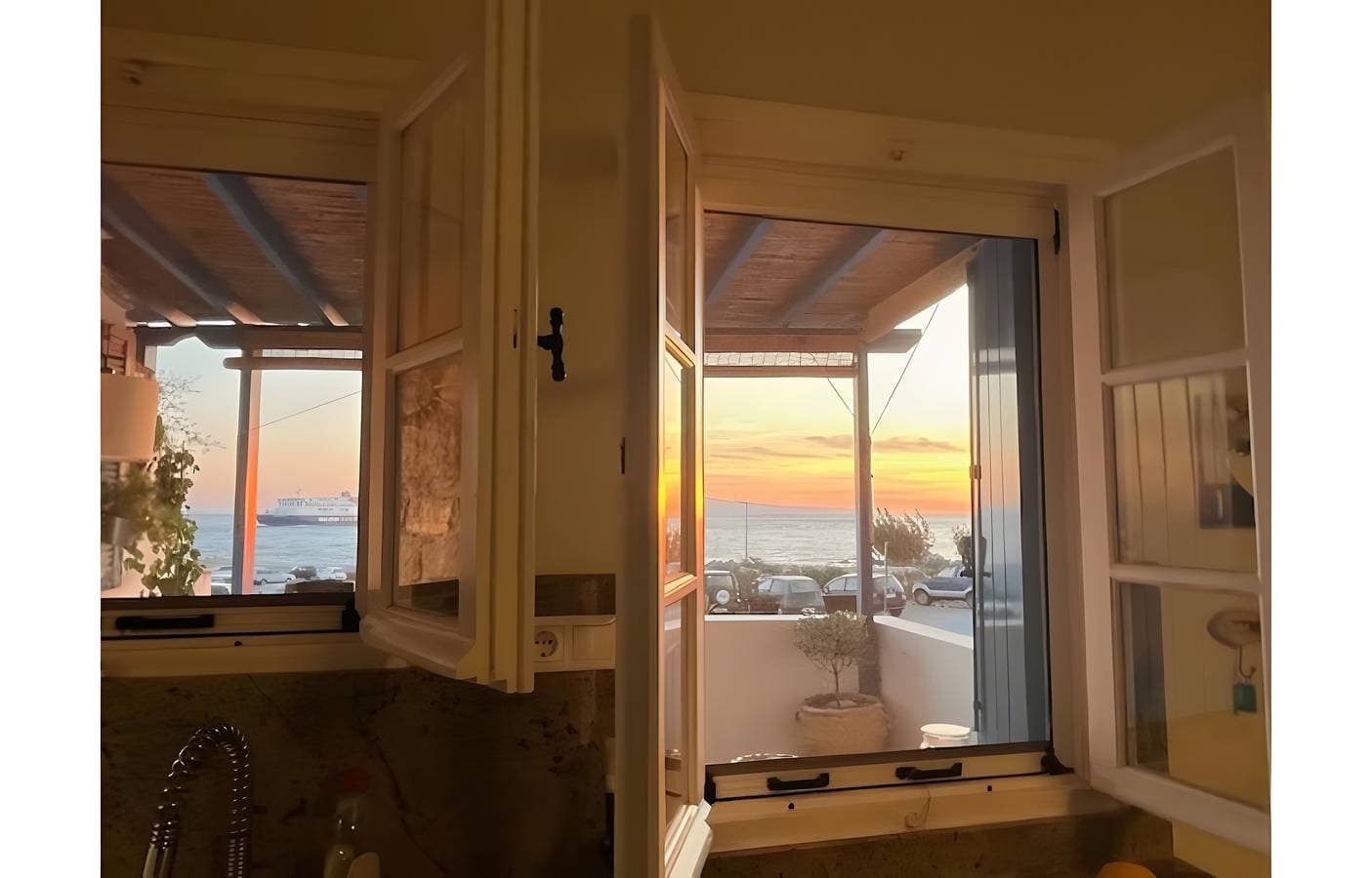 Foto 11 von 34: Ferienhaus 'Waterfront Masterpiece' mit Meerblick, WLAN und Klimaanlage