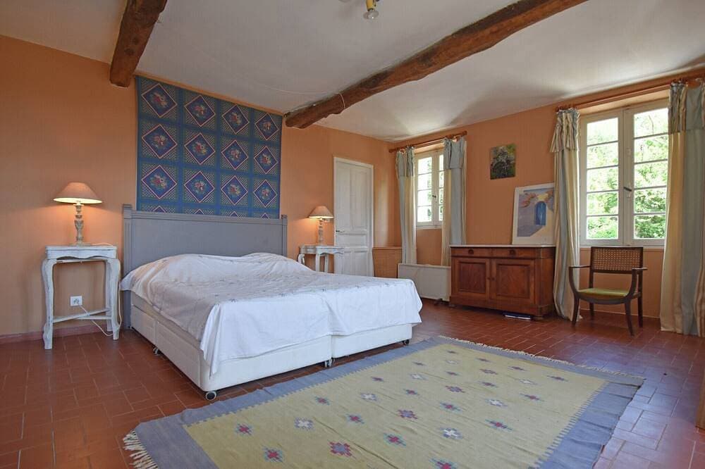 Foto 7 von 30: Großes Ferienhaus mit Pool im Var.