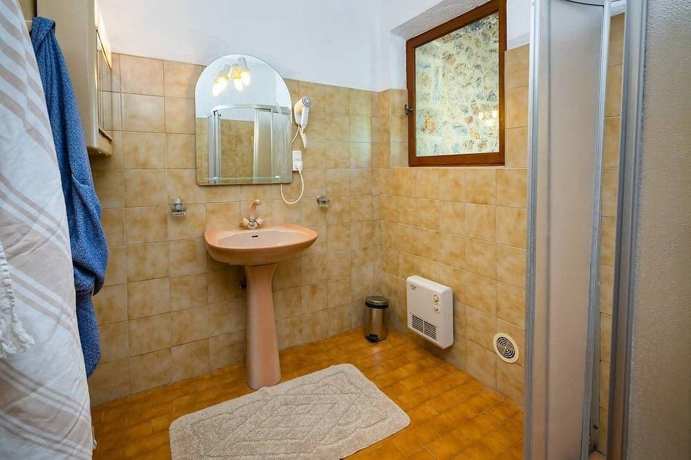 Foto 11 von 26: Villa 220 m² Seeblick - Swimmingpool und privater Tennisplatz
