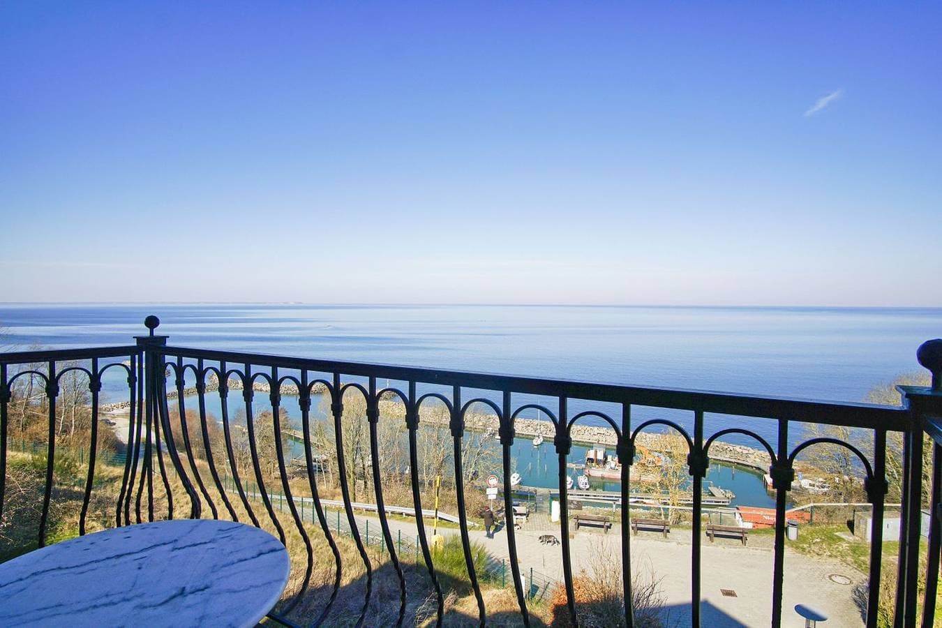 Foto 4 von 27: Ferienwohnung mit traumhaftem Meerblick - Haus am Meer FeWo 10