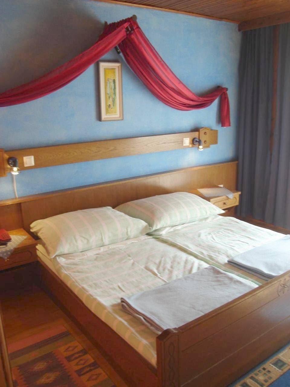 Foto 3 von 16: Double Room with Balcony