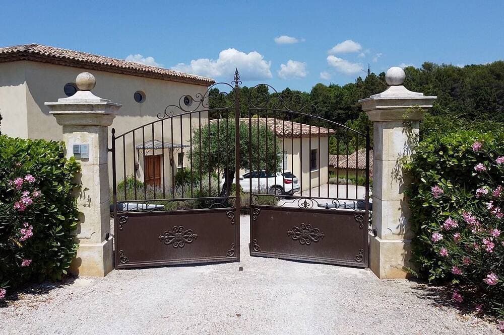 Foto 3 von 30: Villa Verdi D Luft-Wohnung mit Terrasse und privatem Garten Pool