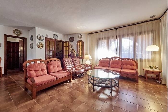 Foto 8 von 48: Ferienwohnung für 8 Personen mit Balkon